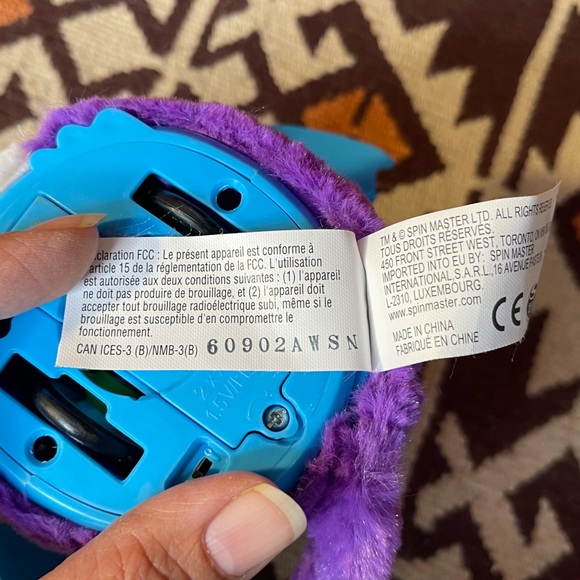 Spin Master Draggle Hatchimal Purple with Blue Wings Electronic Interactive Toy - Picture 9 of 11